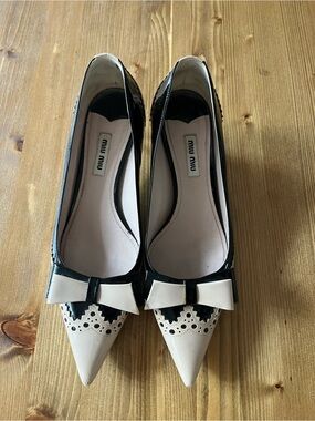 Miu Miu Black & Cream Pointed Bow Kitten Heel